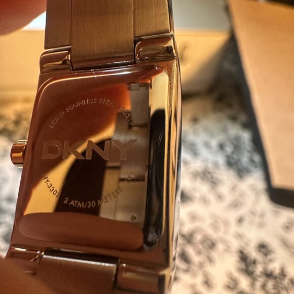 DKNY Watch Vintage Beautiful! - Picture 3 of 5